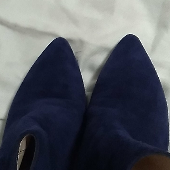 Stuart Weitzman Suede Boots - Picture 5 of 10